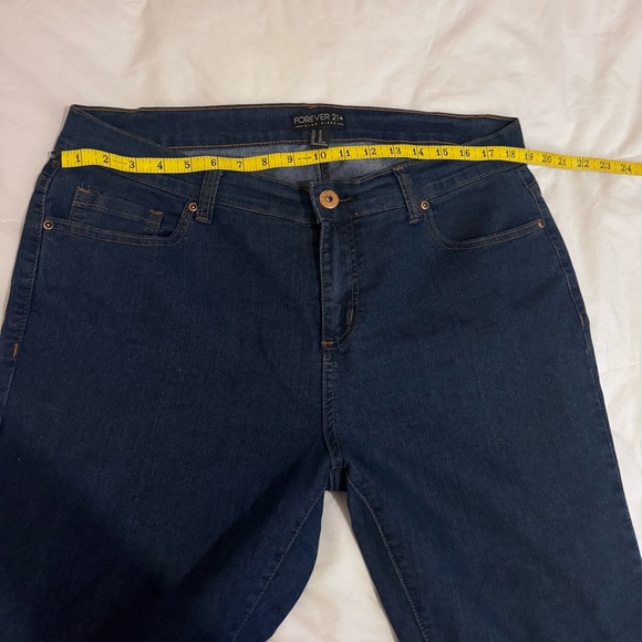Classic blue skinny jeans (real pockets!) - Picture 3 of 3